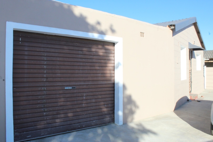 3 Bedroom Property for Sale in Protea Park Western Cape